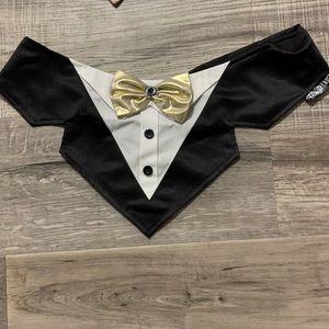 Tail Trends bandana. Never worn. Size large